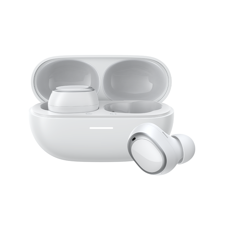 QCY MeloBuds A30 True Wireless Kopfhörer in weiß, mit Ladecase und einem Ohrhörer herausgenommen.
