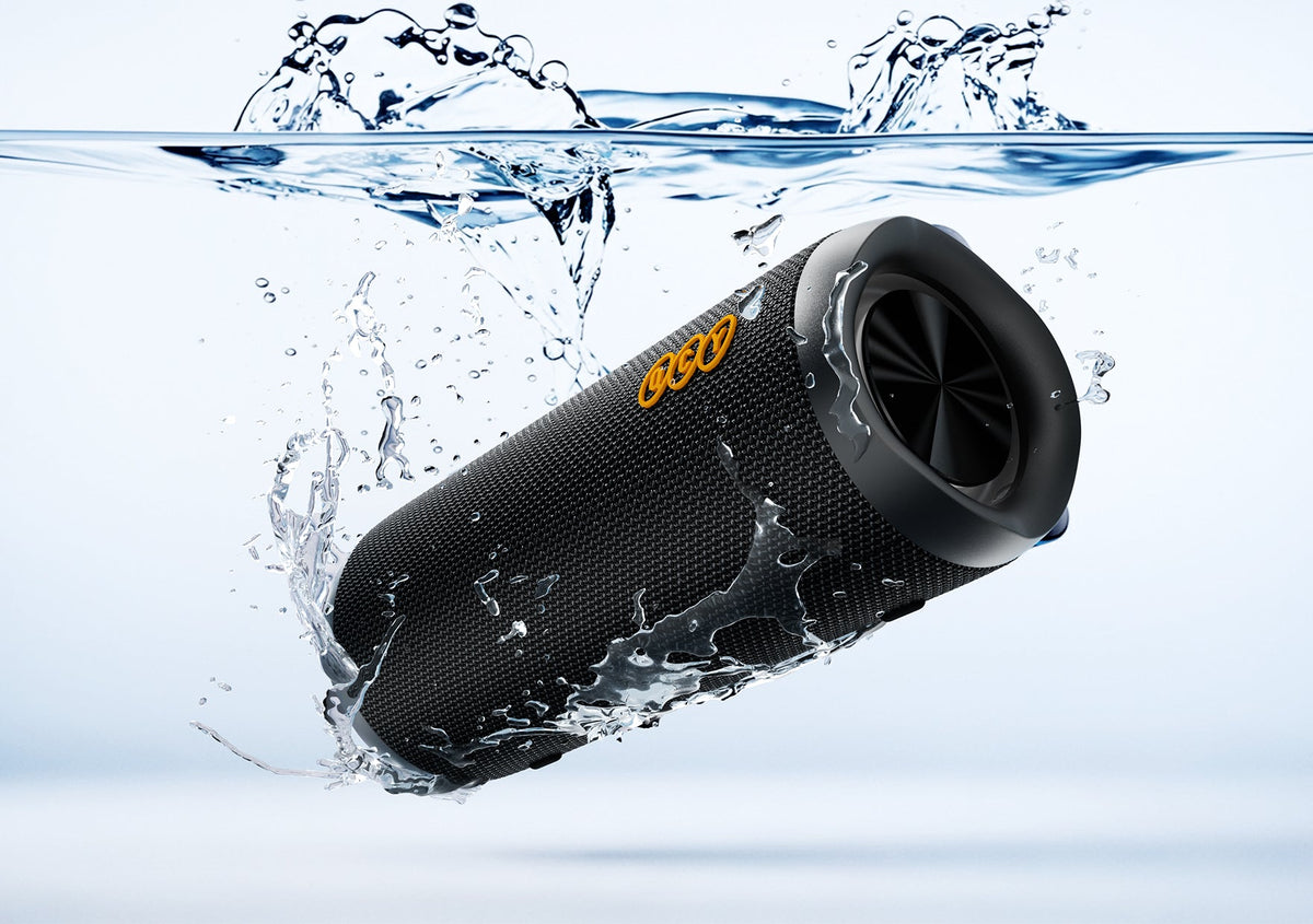 Wasserdichter Bluetooth-Lautsprecher im Wasser – robust und wasserdicht für Outdoor-Nutzung.