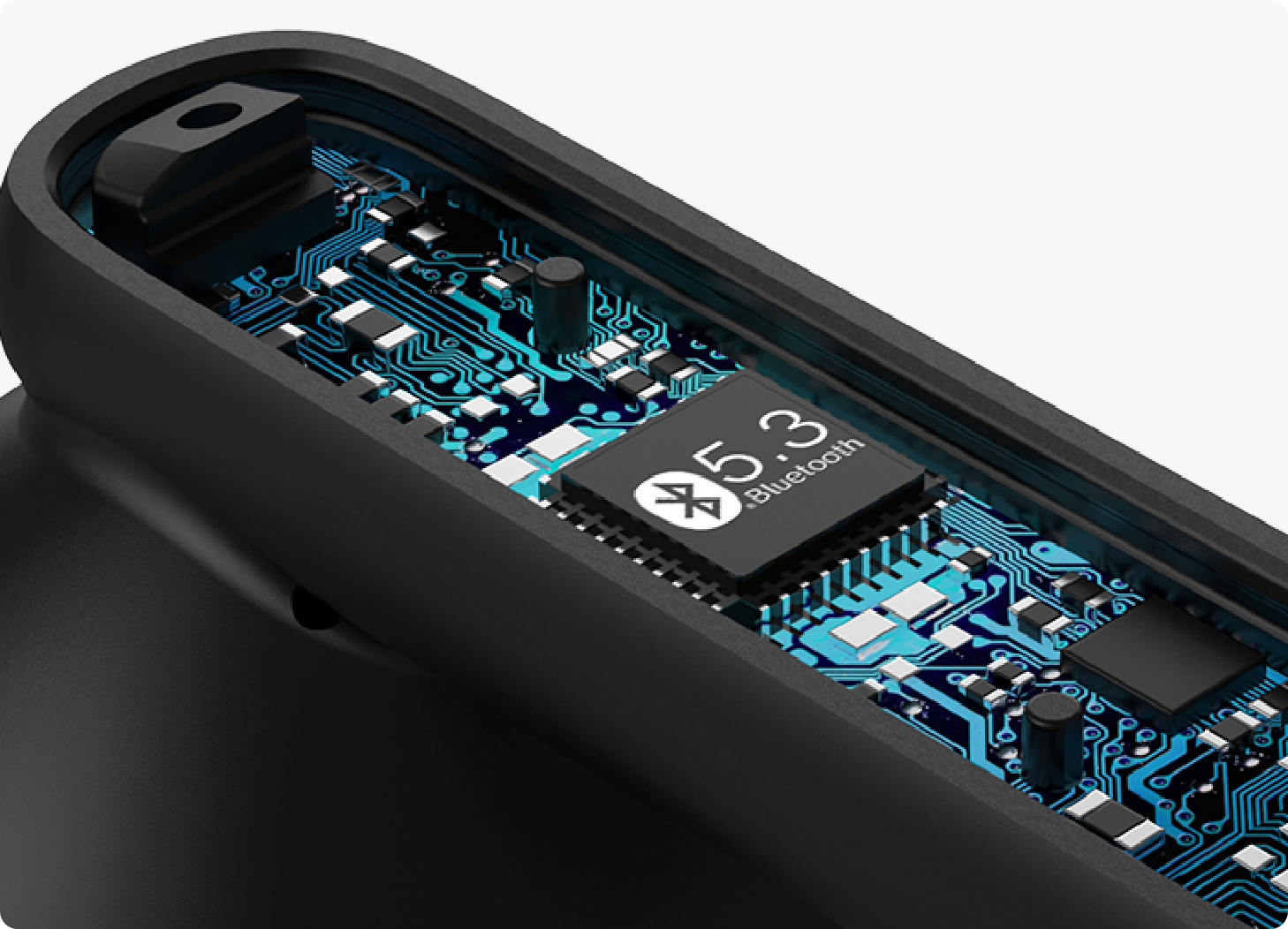 Bluetooth 5.3 Chip in elektronischem Gerät mit blauer Leiterplatte