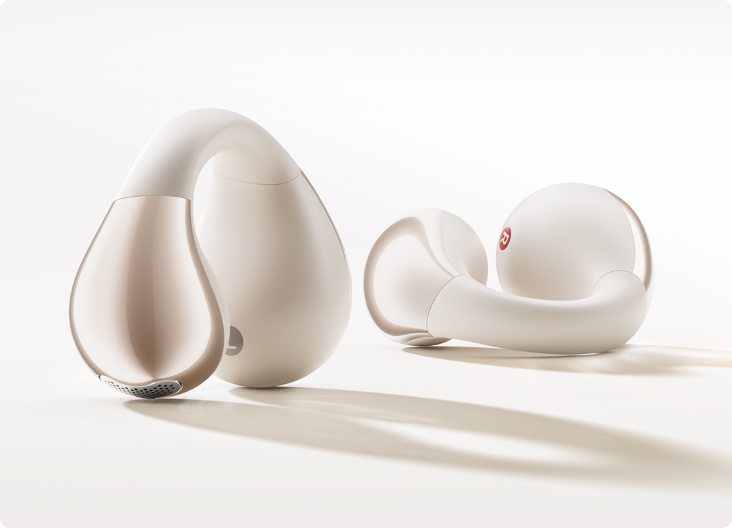 Weiße kabellose In-Ear-Kopfhörer mit ergonomischem Design und Ladeetui.