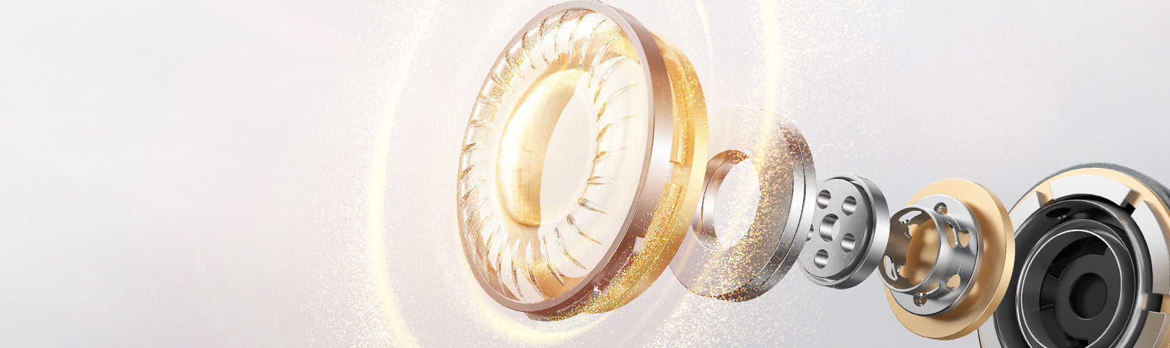 Zerlegte Ansicht hochwertiger Kopfhörer-Komponenten mit goldenen und silbernen Teilen, detailreich dargestellt.