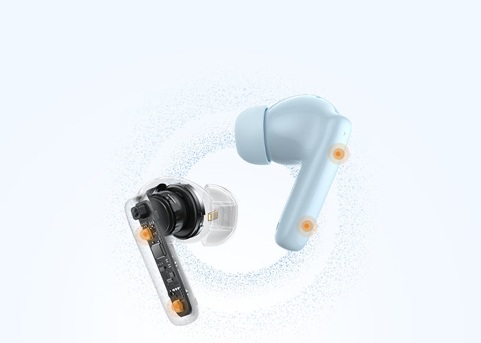 Bluetooth-Ohrhörer mit transparentem Innenraum und blauer Oberfläche, moderne Design-Details und technische Komponenten sicht